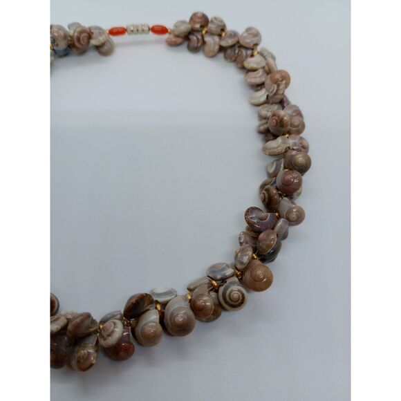 Vintage Natural Shell & Coral .:* 16" Strung/Beaded Necklace *:. w/Barrel Clasp - Picture 4 of 5